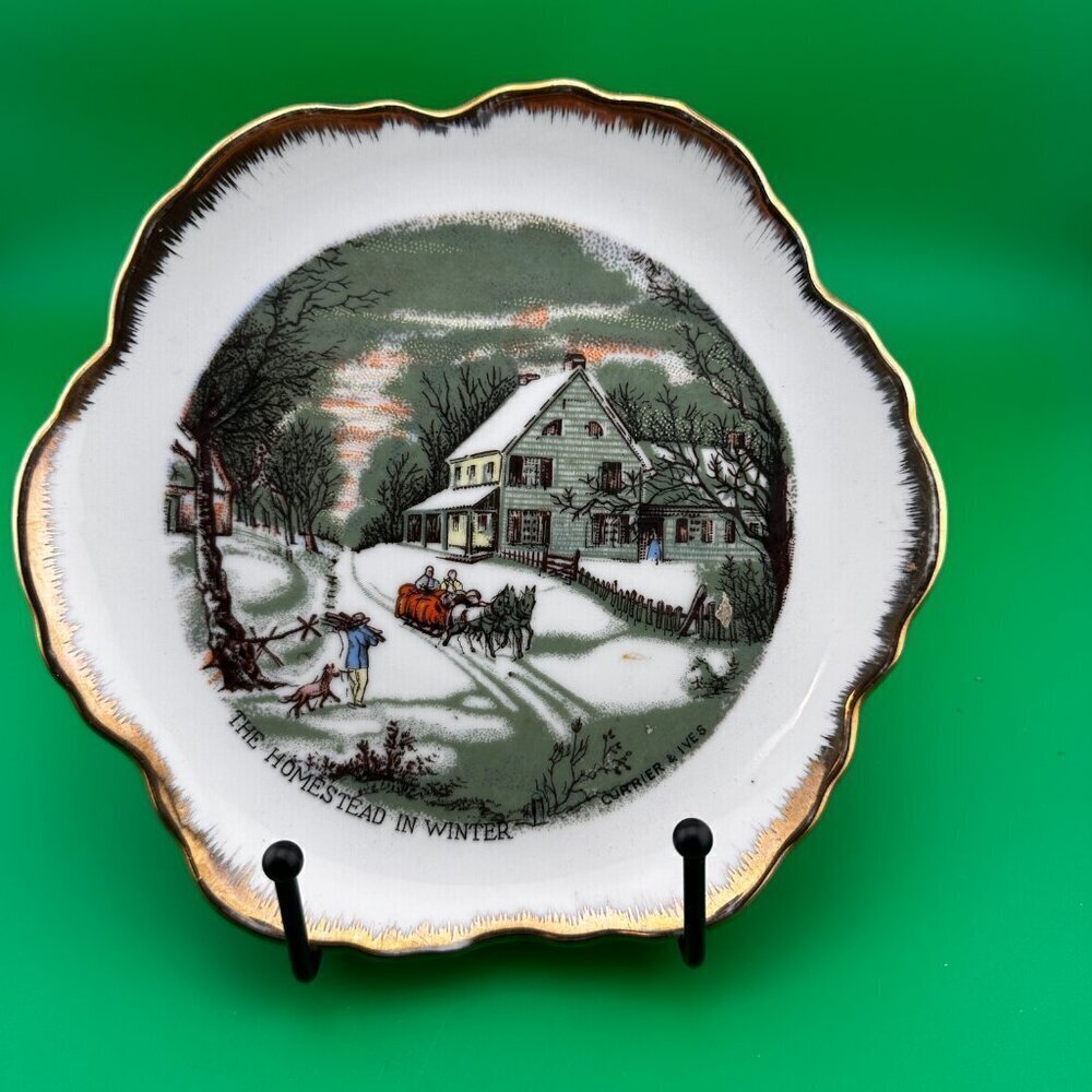 THE HOMESTEAD IN WINTER BY CURRIER & IVES VINTAGE WALL HANGINGA PLATE, 7"
